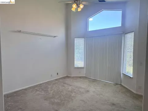 Bedroom - 5001 Meadow Pass Way, Antelope, CA 95843 photo 8 of 9