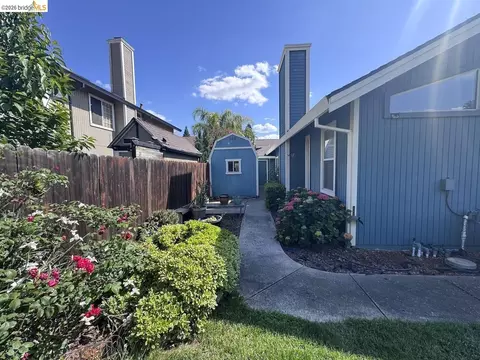 Exterior - 5001 Meadow Pass Way, Antelope, CA 95843 photo 8 of 12