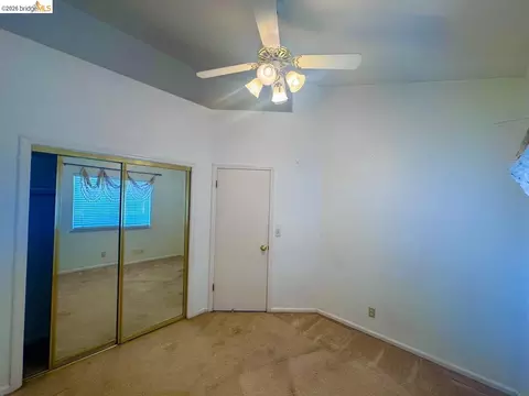 Bedroom - 5001 Meadow Pass Way, Antelope, CA 95843 photo 4 of 9