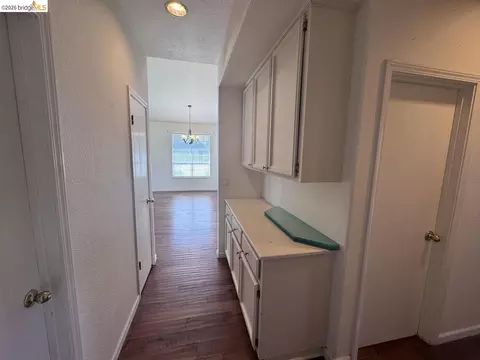 Entry Way - 5001 Meadow Pass Way, Antelope, CA 95843 photo 4 of 5
