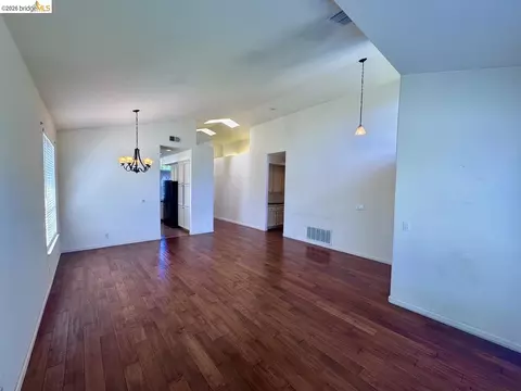Living - 5001 Meadow Pass Way, Antelope, CA 95843 photo 2 of 11