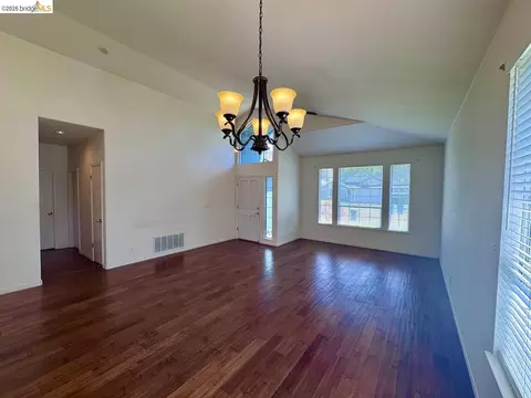 Living - 5001 Meadow Pass Way, Antelope, CA 95843 photo 3 of 11
