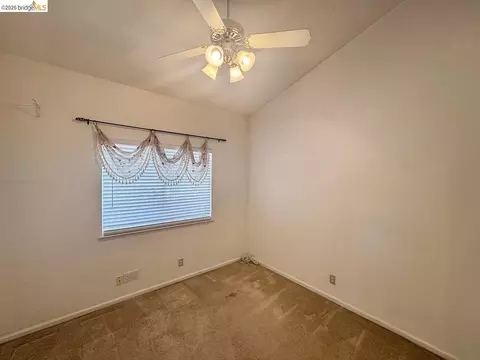 Bedroom - 5001 Meadow Pass Way, Antelope, CA 95843 photo 5 of 9