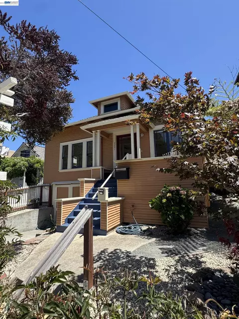 2221 Roosevelt, Berkeley, CA 94703