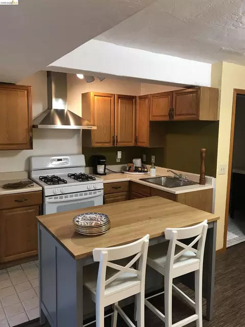 Kitchen - 1239 Berkeley Way, Berkeley, CA 94702 photo 3 of 4