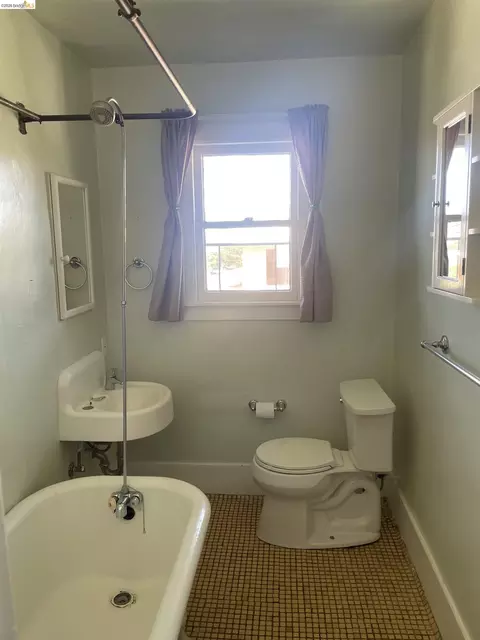 Bath - 1239 Berkeley Way, Berkeley, CA 94702 photo 1 of 1