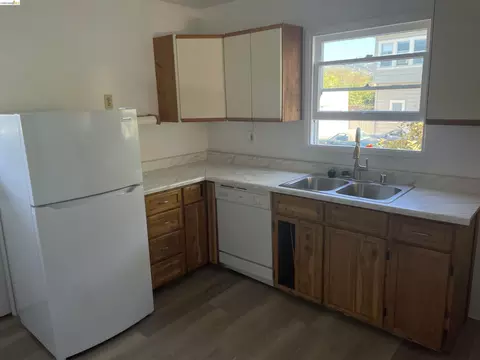 Kitchen - 1239 Berkeley Way, Berkeley, CA 94702 photo 2 of 4