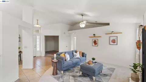 Entry Way - 1571 Spring Ct, Tracy, CA 95376 photo 1 of 1