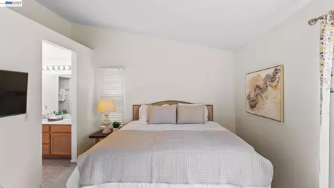 Bedroom - 1571 Spring Ct, Tracy, CA 95376 photo 2 of 6