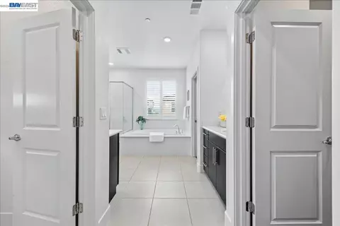 Entry Way - 3957 Scottfield St, Dublin, CA 94568 photo 3 of 4