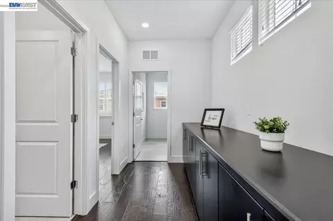 Entry Way - 3957 Scottfield St, Dublin, CA 94568 photo 4 of 4