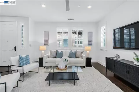 Living - 3957 Scottfield St, Dublin, CA 94568 photo 1 of 1