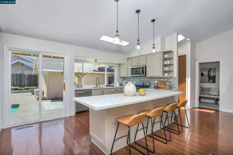 1808 Las Ramblas Dr, Concord, CA 94521