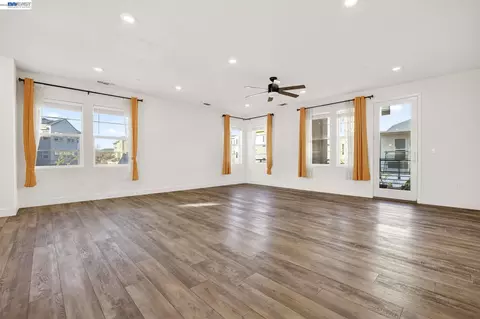 Living - 6065 Bullion Ln, Dublin, CA 94568 photo 3 of 5