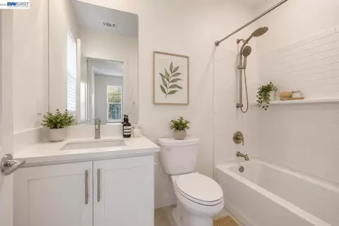 Bath - 6065 Bullion Ln, Dublin, CA 94568 photo 1 of 11