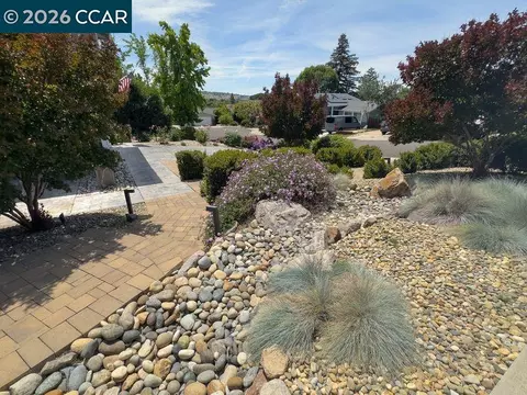 Exterior - 1894 Sagewood Ct, Concord, CA 94521 photo 7 of 7