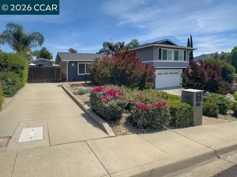 Exterior - 1894 Sagewood Ct, Concord, CA 94521 photo 5 of 7