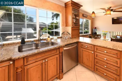 Kitchen - 1894 Sagewood Ct, Concord, CA 94521 photo 5 of 7