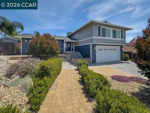 Exterior - 1894 Sagewood Ct, Concord, CA 94521 photo 6 of 7