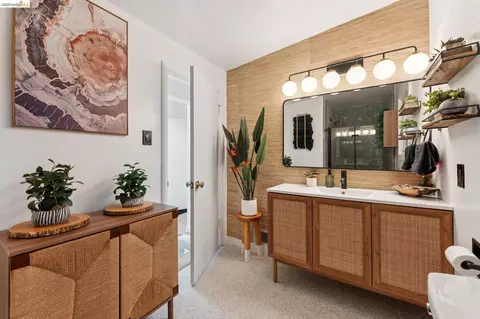 Bath - 2301 Oak St, Berkeley, CA 94708 photo 5 of 9