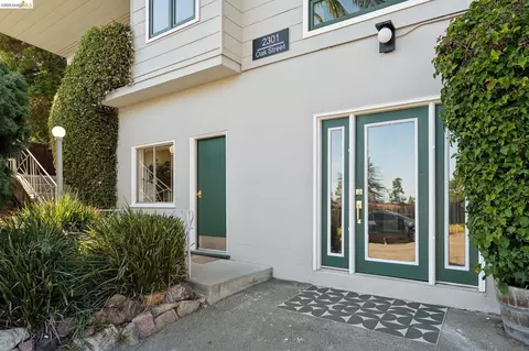 Exterior - 2301 Oak St, Berkeley, CA 94708 photo 13 of 15