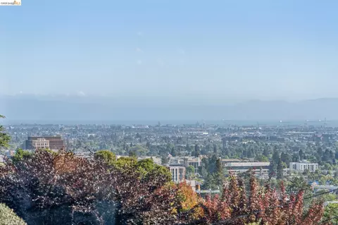 View/Area - 2301 Oak St, Berkeley, CA 94708 photo 3 of 6