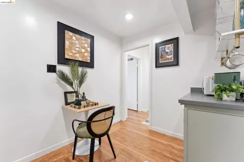 Entry Way - 2301 Oak St, Berkeley, CA 94708 photo 3 of 4