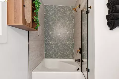 Bath - 2301 Oak St, Berkeley, CA 94708 photo 9 of 9