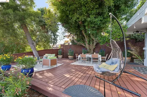 Exterior - 2301 Oak St, Berkeley, CA 94708 photo 8 of 15
