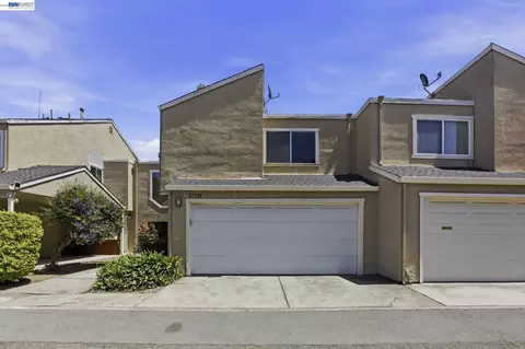 27720 Persimmon Dr, Hayward, CA 94544