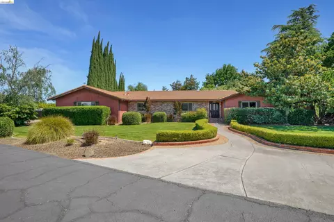 2876 Stirrup Dr, Oakley, CA 94561 photo 1