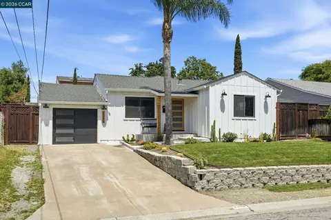 Exterior - 2363 Hemlock Ave, Concord, CA 94520 photo 4 of 10