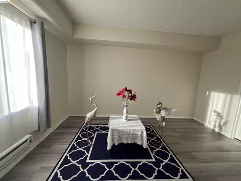 Living - 988 Franklin St #1111, Oakland, CA 94607 photo 3 of 4