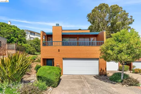 10 Sereno Cir, Oakland, CA 94619