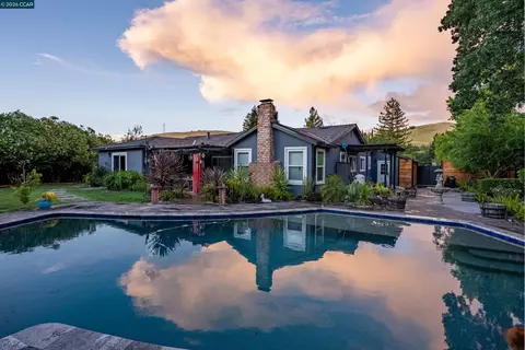 1199 Gamay Dr, Clayton, CA 94517