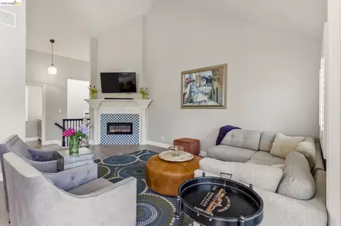 57 Mozden Ln, Pleasant Hill, CA 94523