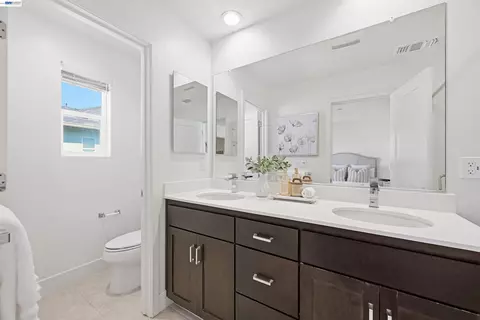 Bath - 37660 Cape Cod Rd, Newark, CA 94560 photo 6 of 6