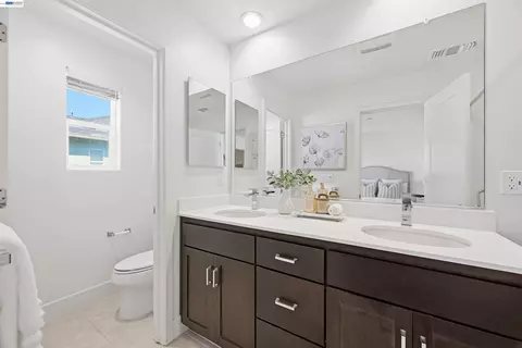 Bath - 37660 Cape Cod Rd, Newark, CA 94560 photo 2 of 6