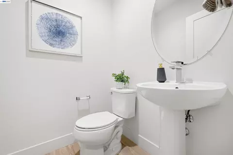 Bath - 37660 Cape Cod Rd, Newark, CA 94560 photo 1 of 6