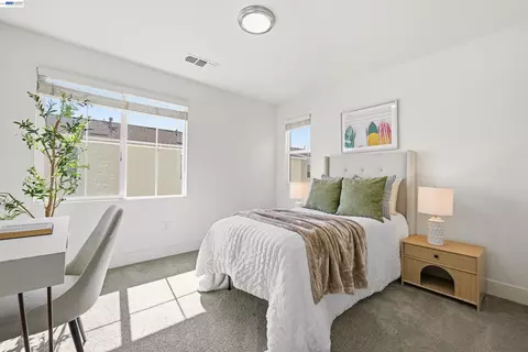 Bedroom - 37660 Cape Cod Rd, Newark, CA 94560 photo 6 of 9