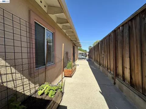 Exterior - 29 Delta Dr, Bay Point, CA 94565 photo 16 of 45