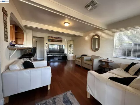 Living - 29 Delta Dr, Bay Point, CA 94565 photo 2 of 6