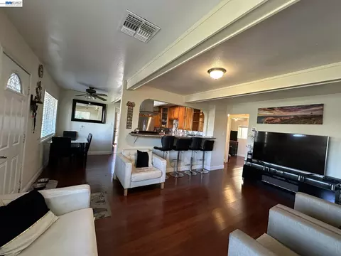 Living - 29 Delta Dr, Bay Point, CA 94565 photo 5 of 6