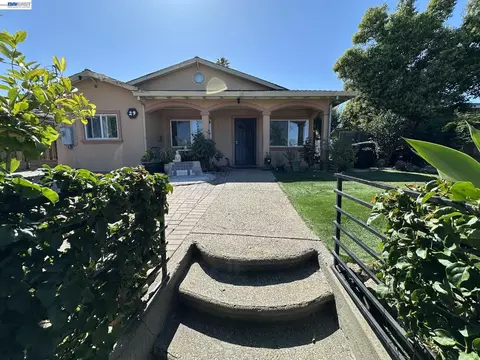 Exterior - 29 Delta Dr, Bay Point, CA 94565 photo 2 of 45