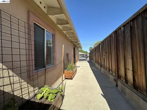 Exterior - 29 Delta Dr, Bay Point, CA 94565 photo 28 of 45