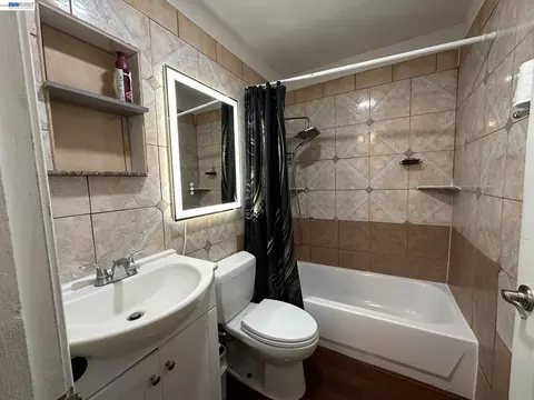 Bath - 29 Delta Dr, Bay Point, CA 94565 photo 1 of 5