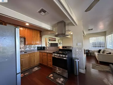 Kitchen - 29 Delta Dr, Bay Point, CA 94565 photo 1 of 3
