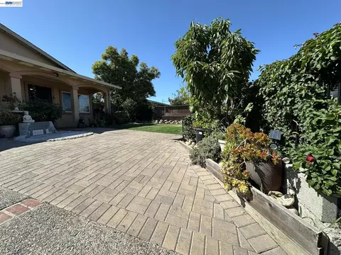 Exterior - 29 Delta Dr, Bay Point, CA 94565 photo 5 of 45