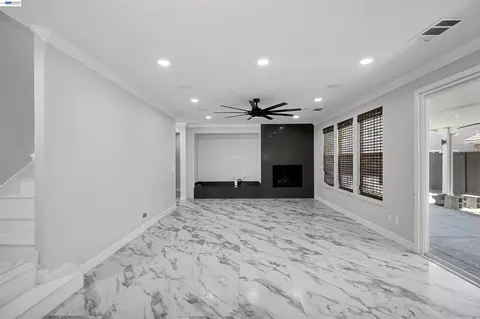 Living - 321 Myrtle Ln, Oakley, CA 94561 photo 3 of 5