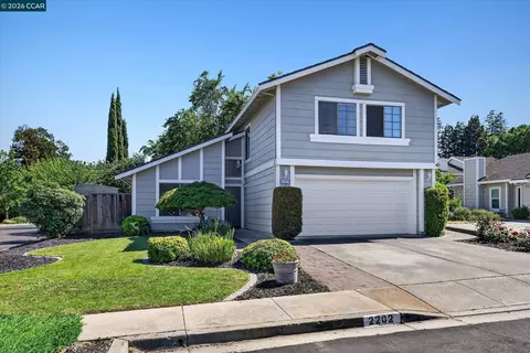 2202 Boulder Creek Ct, Martinez, CA 94553